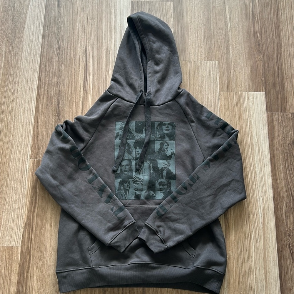 Taylor Swift Eras Tour Merchandise Size Large Grey Hoodie NWOT
